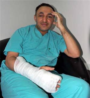 ‘Oğlunuzda tümör yok’ dedi dövüldü!